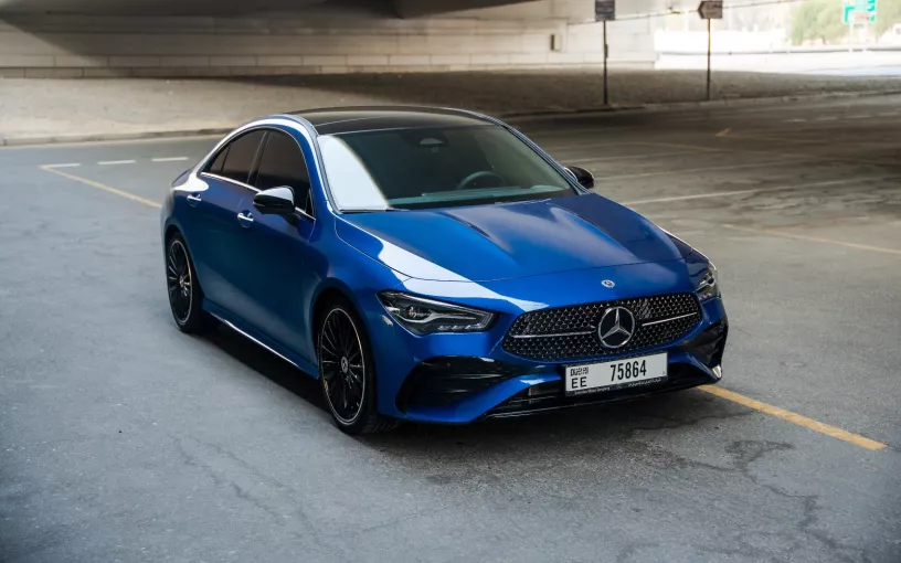 Dubai'de kiralık Mercedes CLA200 (Mavi), 2026