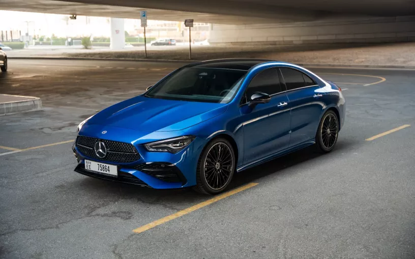 Dubai'de kiralık Mercedes CLA200 (Mavi), 2026