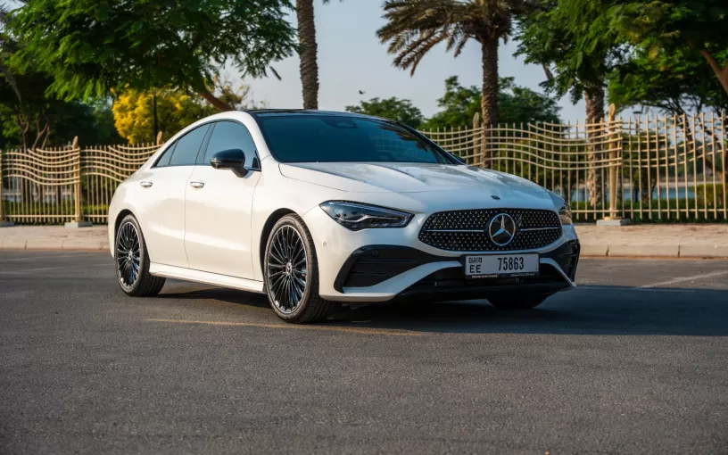 Şarika'de kiralık Mercedes CLA200 (Beyaz), 2026
