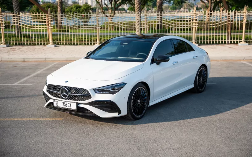 Şarika'de kiralık Mercedes CLA200 (Beyaz), 2026