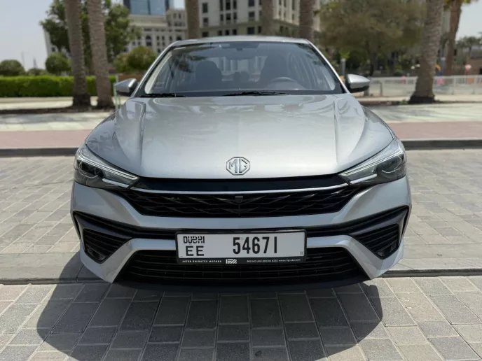 在迪拜 租 MG5 (灰色), 2026