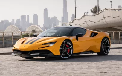 在迪拜 租 法拉利SF90 Stradale (黄色), 2023