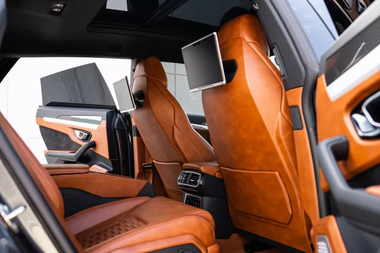 Dubai'de kiralık Lamborghini Urus (Mavi), 2021