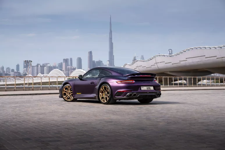 Porsche 911 Carrera (Morado), 2019 para alquiler en Dub&aacute;i