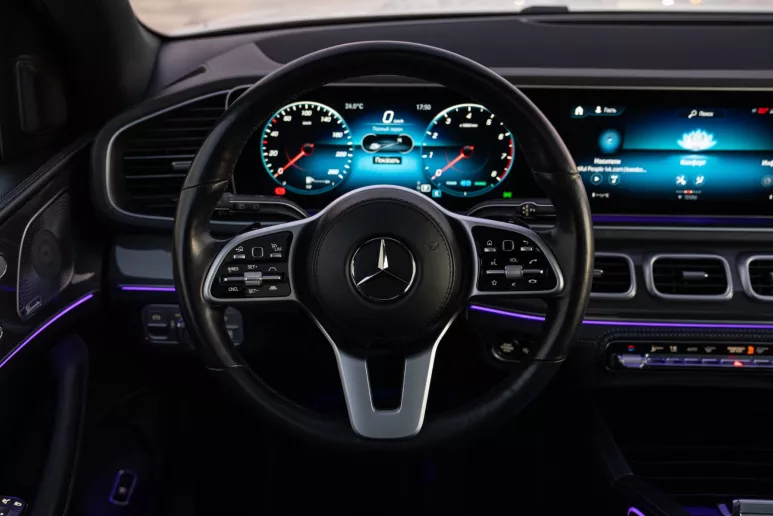 在迪拜 租 梅赛德斯 GLS 450 (灰色), 2021