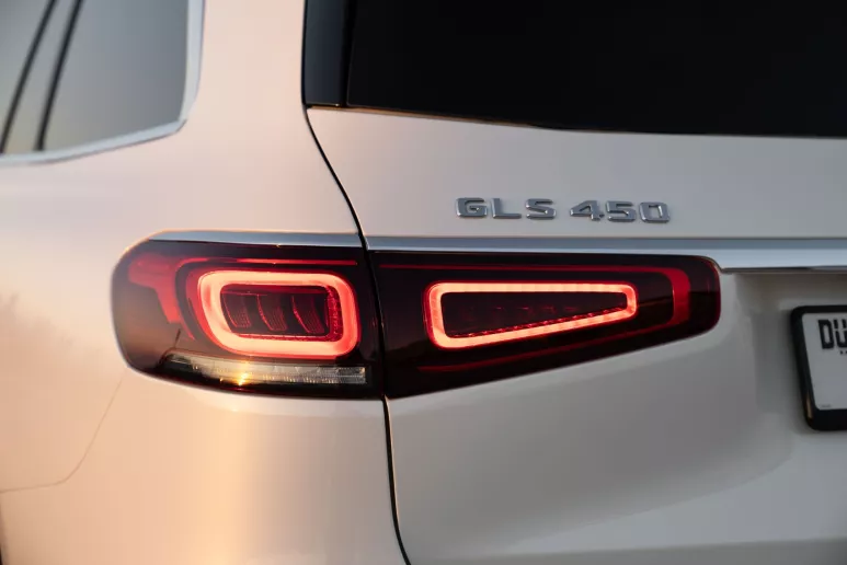 在迪拜 租 梅赛德斯 GLS 450 (灰色), 2021