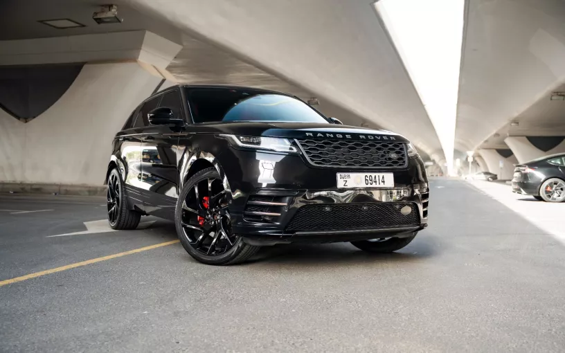 Range Rover Velar (Черный), 2021 для аренды в Дубай