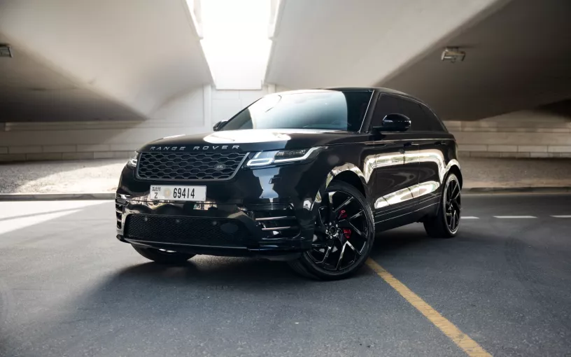Range Rover Velar (Черный), 2021 для аренды в Дубай