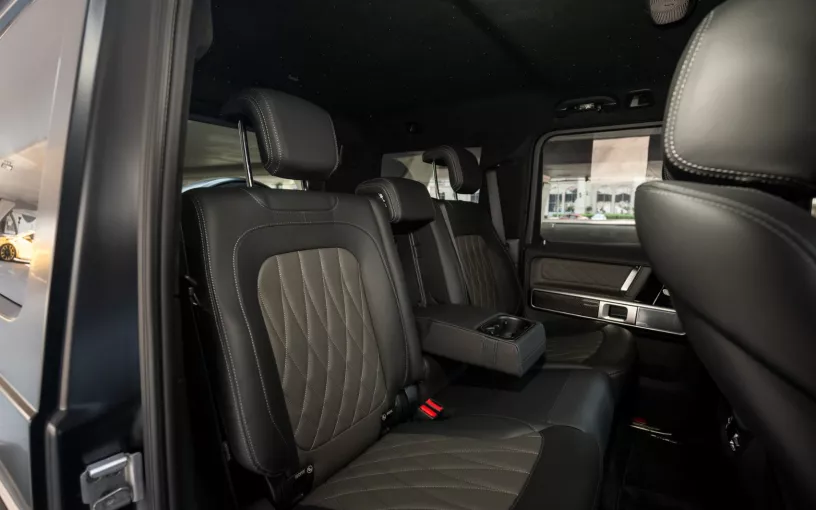 Mercedes G63 AMG (Mat Zwart), 2025 te huur in Dubai