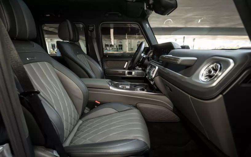 Mercedes G63 AMG (Mat Zwart), 2025 te huur in Dubai