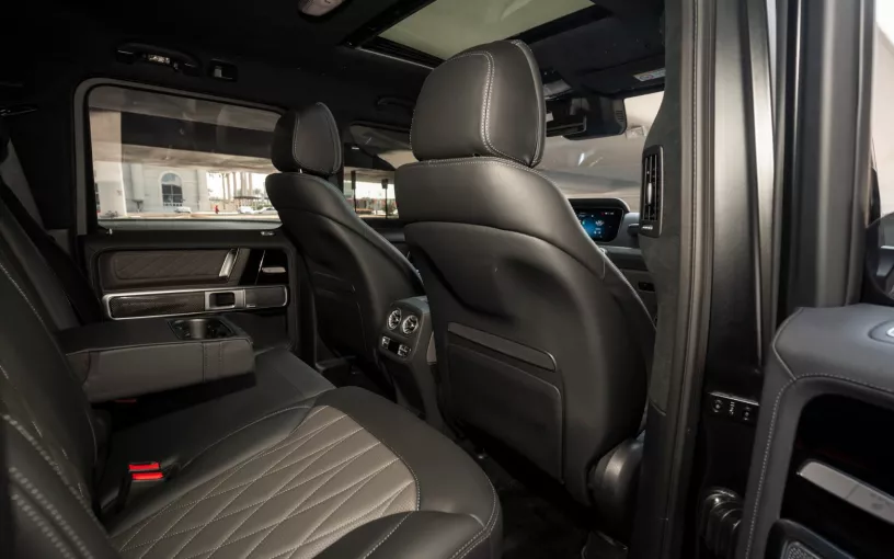 Mercedes G63 AMG (Mat Zwart), 2025 te huur in Dubai