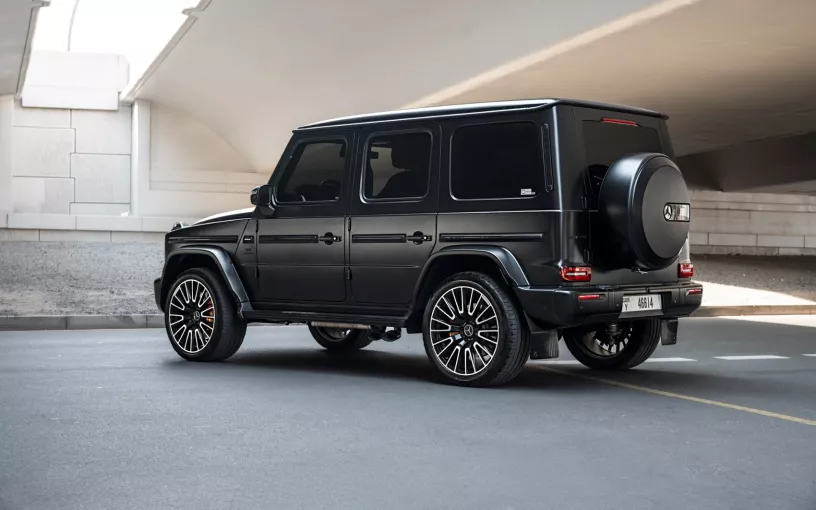 Mercedes G63 AMG (Mat Zwart), 2025 te huur in Dubai