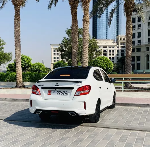 Mitsubishi Attrage (Bianca), 2025 in affitto a Abu Dhabi