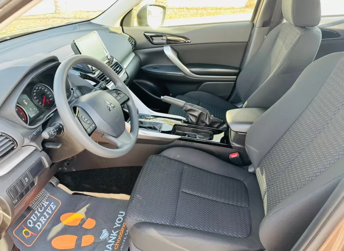 Mitsubishi Eclipse (Brun), 2025 &agrave; louer &agrave; Sharjah