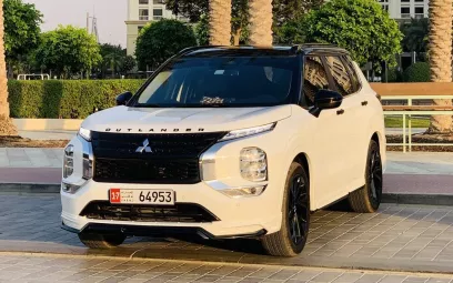 Mitsubishi Outlander (Wei&szlig;), 2025 zur Miete in Dubai