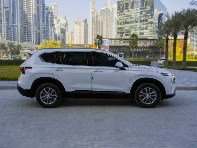 Hyundai Santa Fe (White), 2023 for rent in Dubai