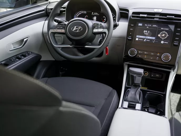 Hyundai Tucson (Gris), 2023 para alquiler en Abu Dhabi