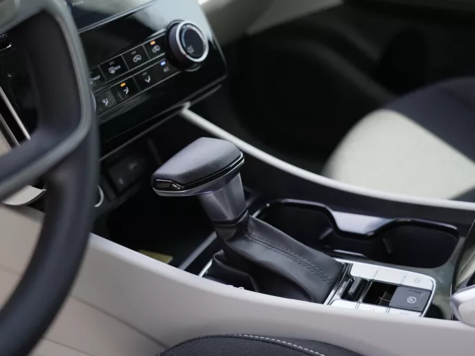 Hyundai Tucson (Gris), 2023 para alquiler en Abu Dhabi