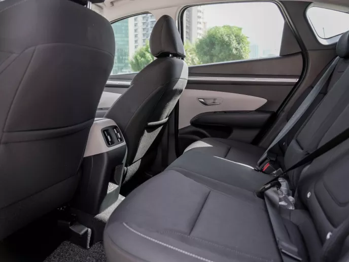 Hyundai Tucson (Gris), 2023 para alquiler en Abu Dhabi