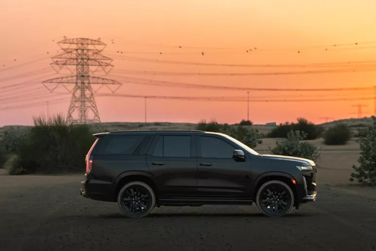 Cadillac Escalade Sport Platina (Zwart), 2024 te huur in Abu Dhabi