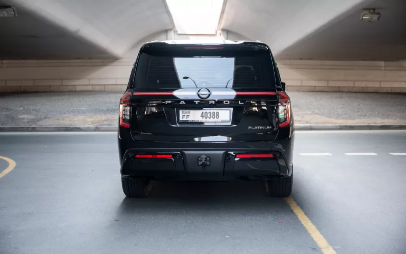 Nissan Patrol Platinum V6 (Schwarz), 2026  zur Miete in Dubai