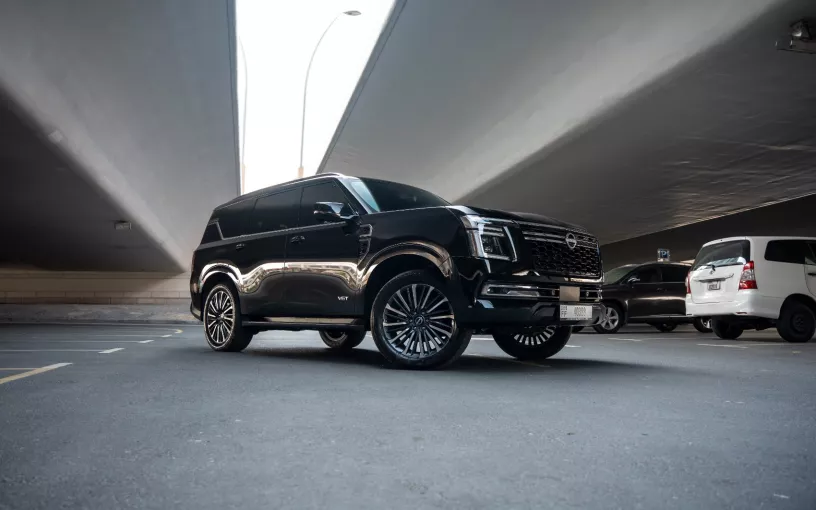 Nissan Patrol Platinum V6 (Schwarz), 2026  zur Miete in Dubai