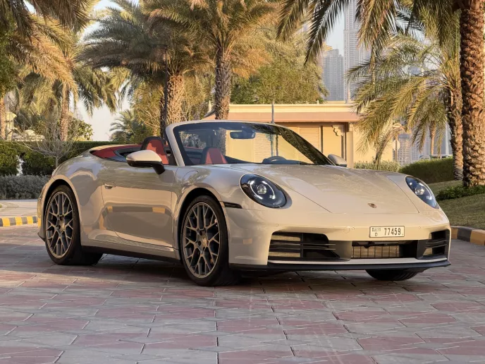 Porsche 911 / Carrera (Nardo grau), 2026  zur Miete in Dubai