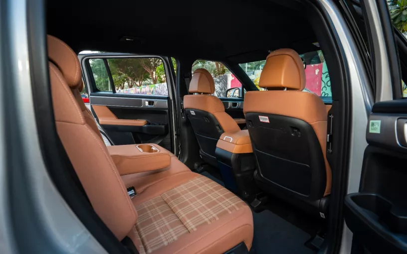 Hyundai Santa Fe (Blanco), 2025 - ofertas de arrendamiento en Abu Dhabi