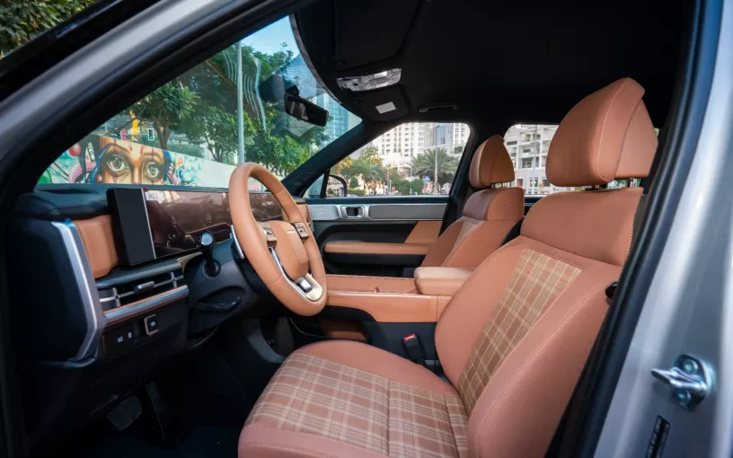Hyundai Santa Fe (Blanco), 2025 - ofertas de arrendamiento en Abu Dhabi