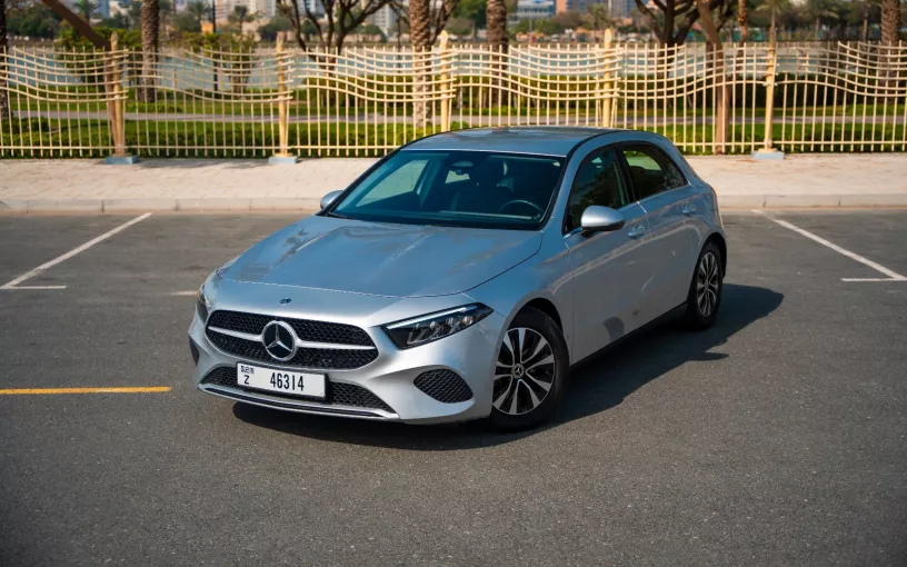 Mercedes A180 (Plata), 2024 para alquiler en Abu Dhabi