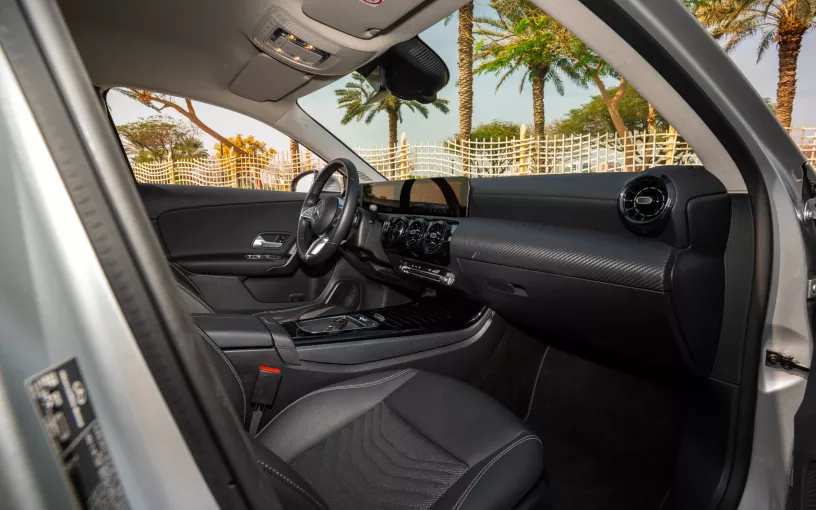 Mercedes A180 (Plata), 2024 para alquiler en Abu Dhabi
