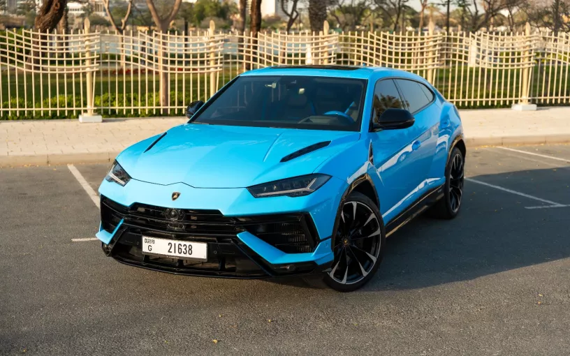 Lamborghini Urus (Azul), 2023 para alquiler en Dub&aacute;i