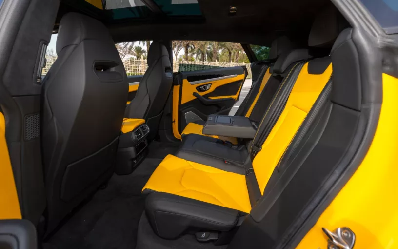 Lamborghini Urus (Gelb), 2023 Stundenmiete in Dubai