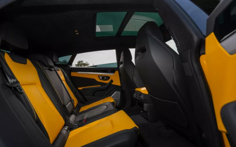 Lamborghini Urus (Gelb), 2023 Stundenmiete in Dubai