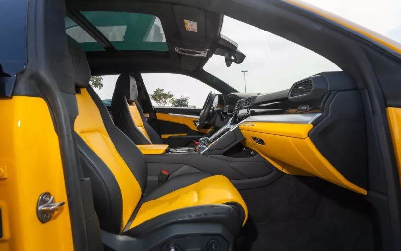 Lamborghini Urus (Gelb), 2023 Stundenmiete in Dubai