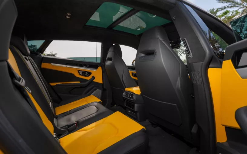 Lamborghini Urus (Gelb), 2023 Stundenmiete in Dubai