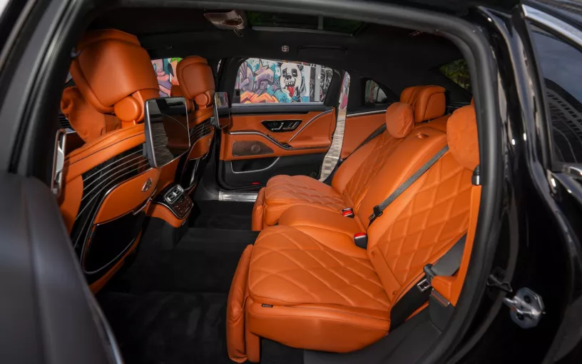 Mercedes Maybach S580 (Nero), 2023 noleggio orario a Dubai