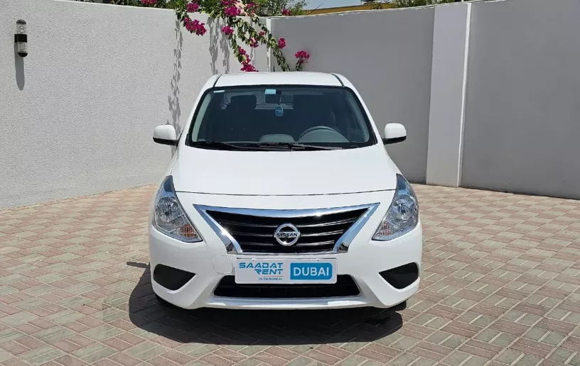 Nissan Sunny (Grau), 2023  zur Miete in Dubai
