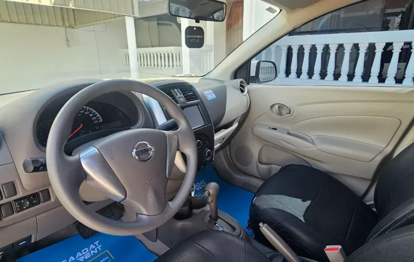 Nissan Sunny (Grau), 2023  zur Miete in Dubai