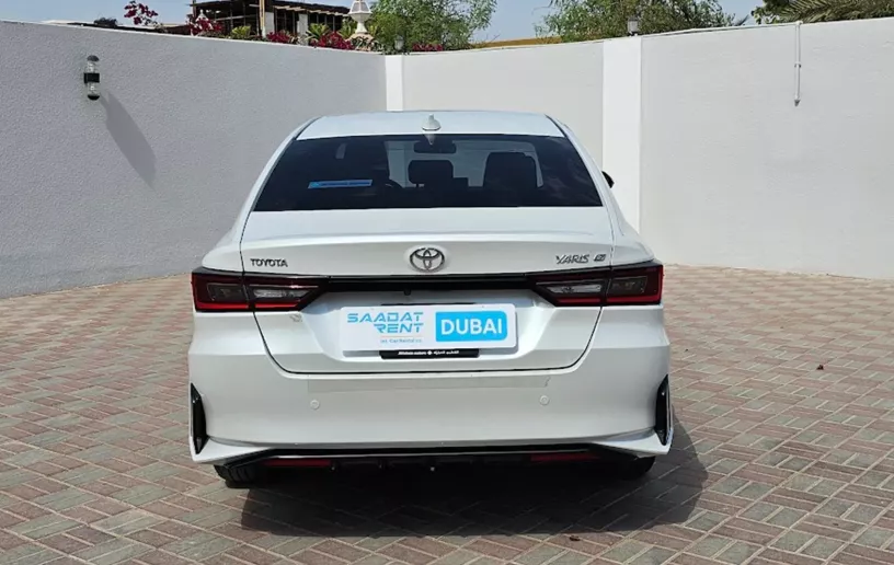 Toyota Yaris (Blanc), 2023 &agrave; louer &agrave; Ras Al Khaimah