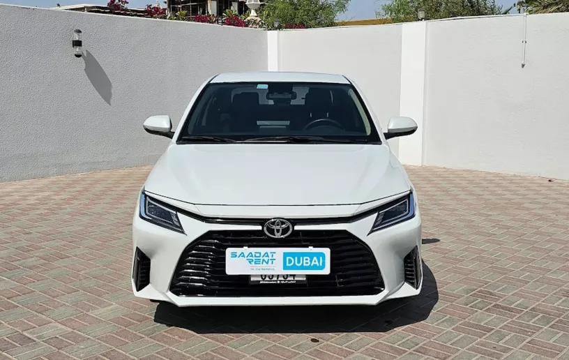 Toyota Yaris (Blanc), 2023 &agrave; louer &agrave; Ras Al Khaimah