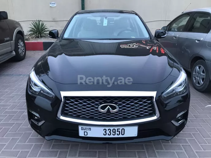 Infiniti Q50 (Черный), 2019 для аренды в Дубай