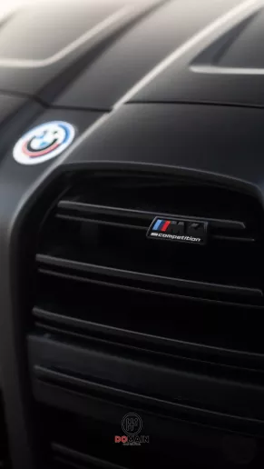 BMW M4 (Negro), 2023 para alquiler en Dub&aacute;i