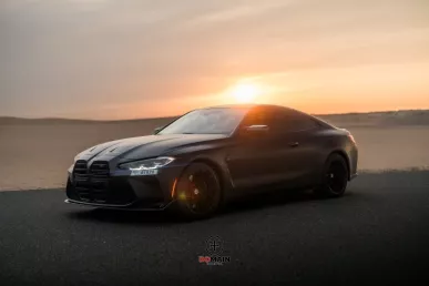Miete BMW M4 (Schwarz), 2023 in Sharjah