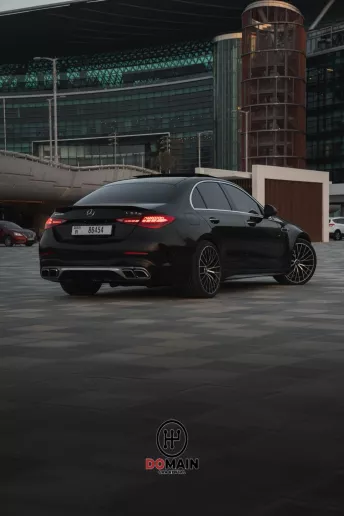Mercedes C63S AMG (Negro), 2024 para alquiler en Dub&aacute;i
