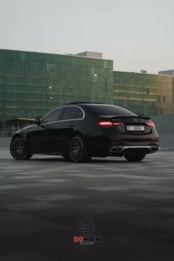 Mercedes C63S AMG (Negro), 2024 para alquiler en Dub&aacute;i