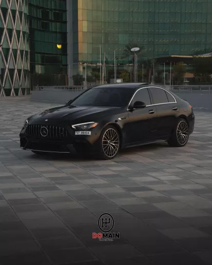 Mercedes C63S AMG (Negro), 2024 para alquiler en Dub&aacute;i
