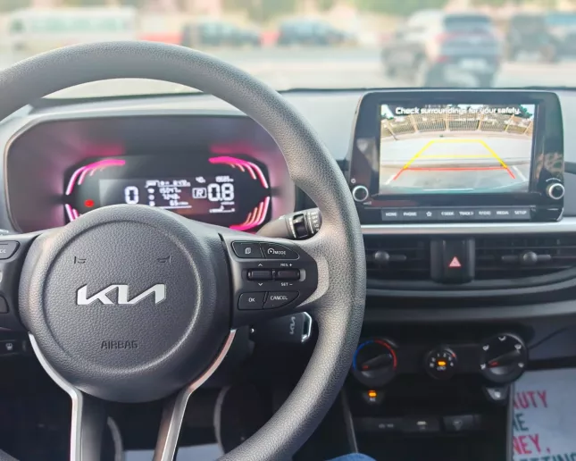 KIA Picanto (Verde), 2025 para alquiler en Sharjah