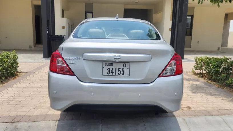 Nissan Sunny (Silber), 2025  zur Miete in Dubai
