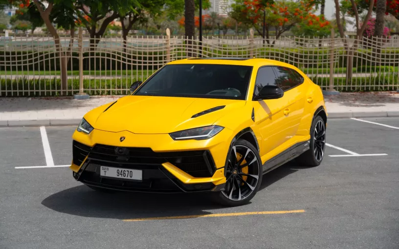 Lamborghini Urus (Gelb), 2023 Stundenmiete in Dubai